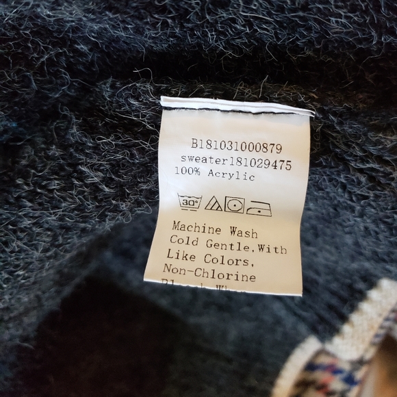 SHEIN Sweater - Picture 10 of 16